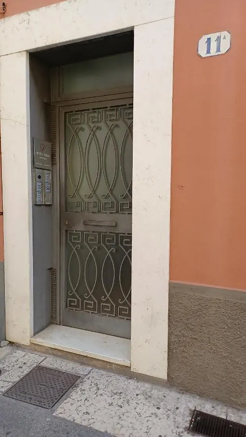 All'Opera Prima Βερόνα 2*,